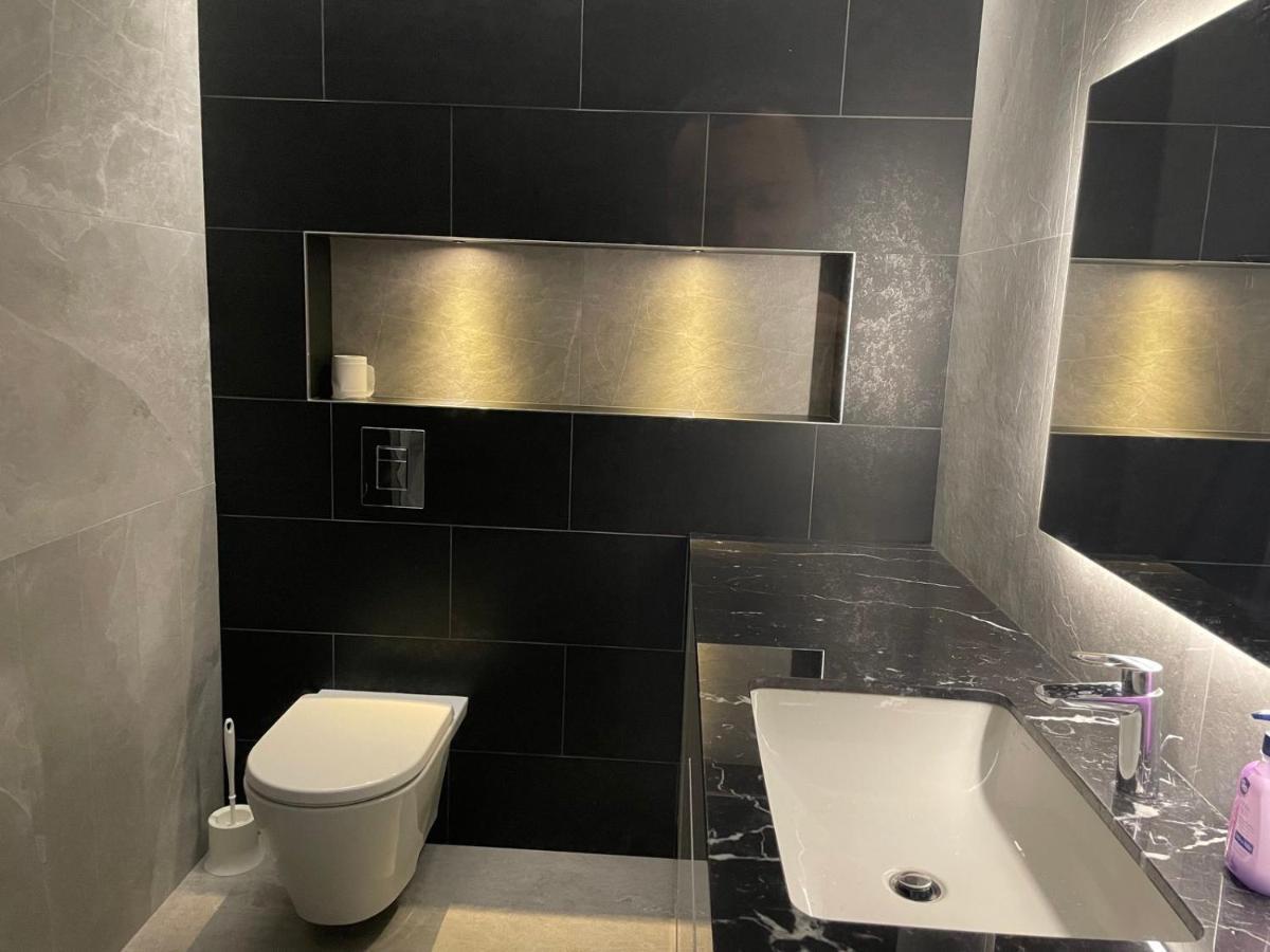 Luxury Modern Apartment In The Center Of Erevan Esterno foto